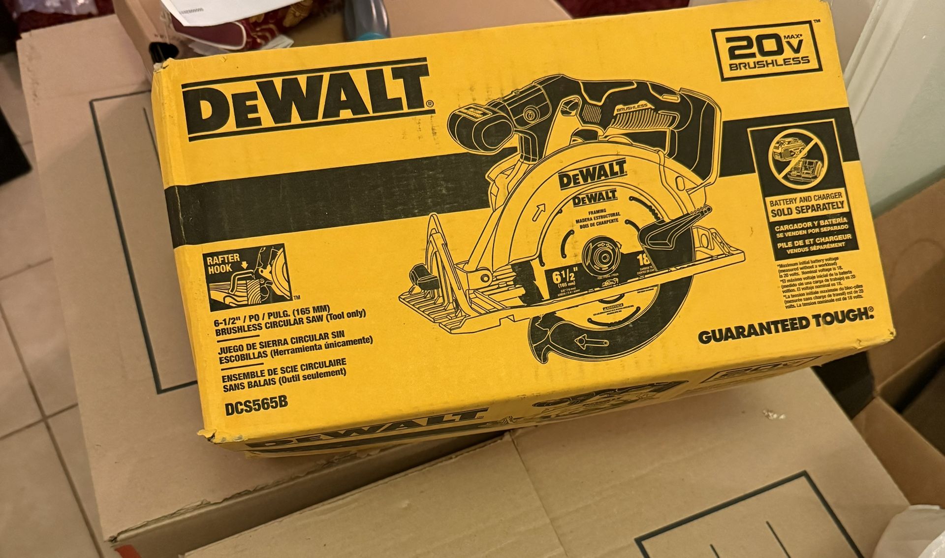 dewalt circular saw. new