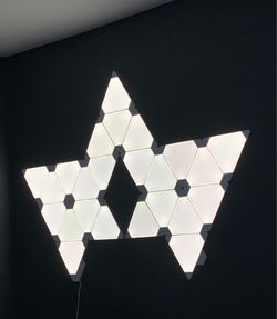 Nanoleaf Shapes Triangles Panel Set — 24 Panels + Bendable Connectors & Remote