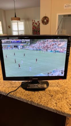 25.5 Samsung HD two HDMI inputs and remote