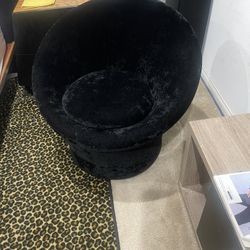 Black Swivel Chair 