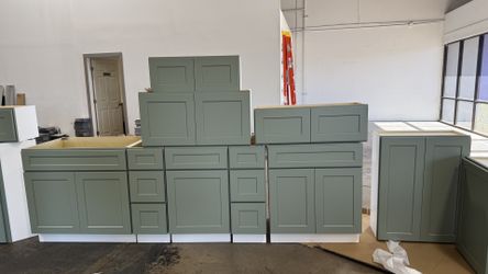 $69 🔥kitchen cabinets GREEN SHAKER