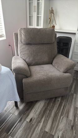 Sillón reclinable eléctrico,Electric recliner,never used.