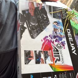 DJ Controller With Audio Outputs