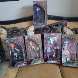 Disney Atractionista Doll Set
