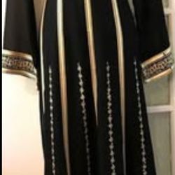 Black and gold dress/abaya/kaftan size M-L