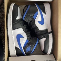 Jordan 1 Mid 