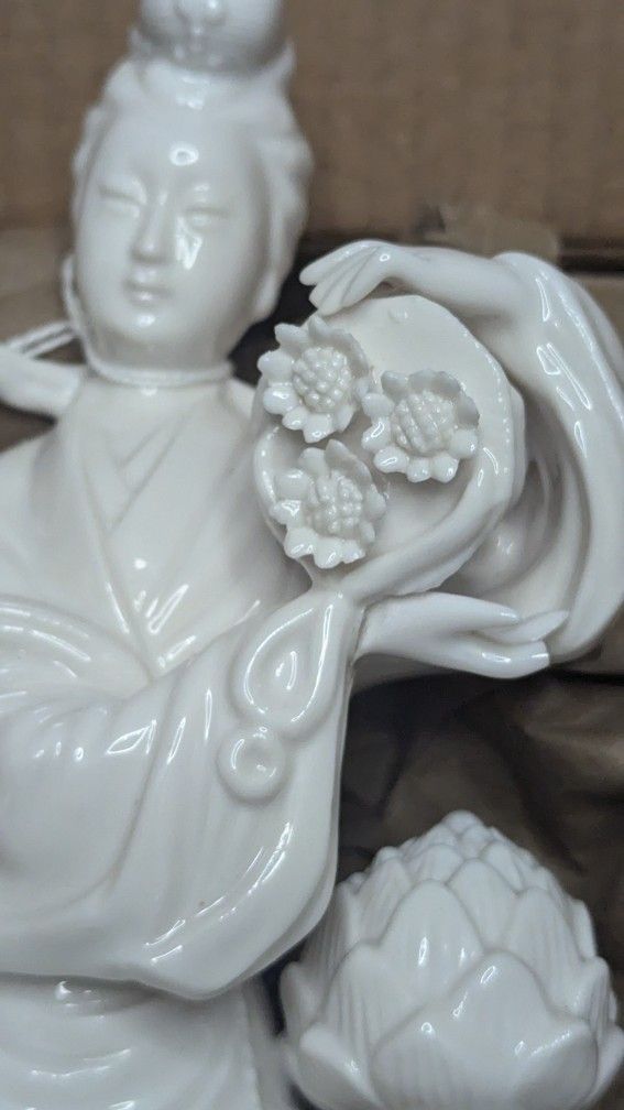 Vintage Rare Japanese Statue White Porcelain Figurine Geisha Girl 11 3/4" Tall