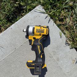 DEWALT Impact Wrench: 1/2 in Drive Size, 250 ft-lb Fastening Torque, 400 ft-lb Breakaway Torque