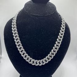 Iced out Cuban link chain - 18inch