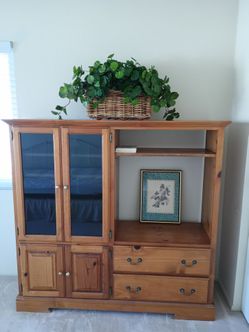 Tv hutch