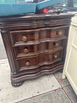 Lexington 3-Drawer Bachelor’s Chest / Lingerie Chest – Solid Wood