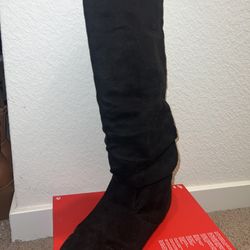 Black Boots 