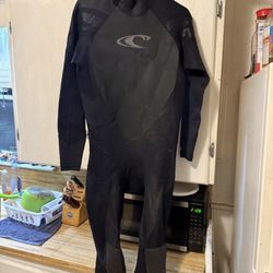 🌊 O’Neill Full-Body Wetsuit (Large) 🌊 🖤 Good condition — no tears or rips, just some wear from use. 🏄‍♂️ Perfect for surfing, diving, or paddleboa