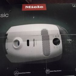 Miele Canister Vacuum C1 Classic