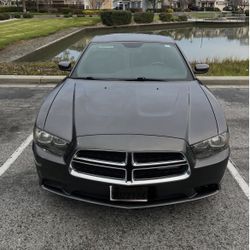 2014 Dodge Charger SE - Clean Title In Hand