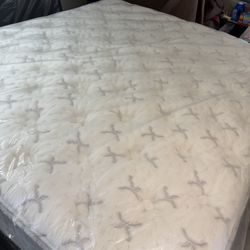 California King Size Bed Mattress King Koil Intimate Medium Euro Top Pillow Stearns & Foster Reserve Estate Luxury Firm Saatva Avocado Luxe Tempurpedi