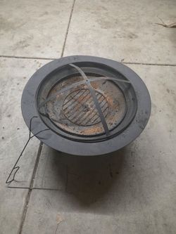 Outdoor fire pit