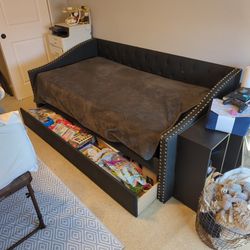 Twin Size Trundle Day Bed