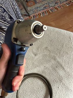 Air impact wrench