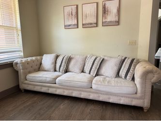 Moving Sale ‼️ Nebraska Furniture Chesterfield sofa
