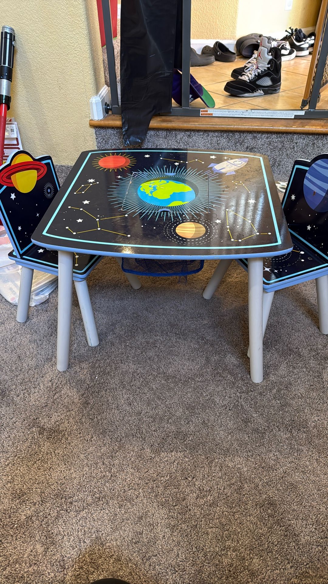 Space Table with 2 chairs
