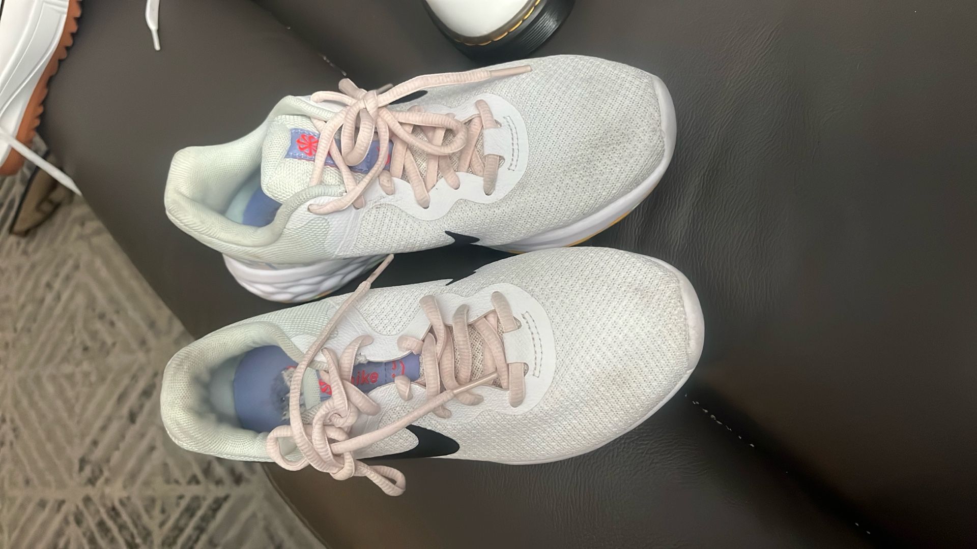 6 1/2 Nikes for women