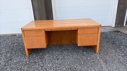 Free Desk