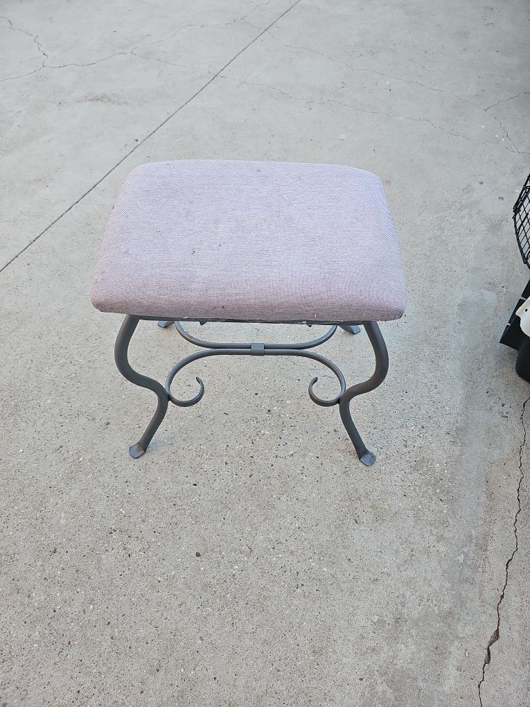 Vanity Stool $10