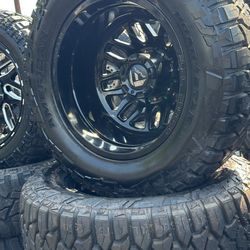 WHEELS FUEL 20” CHEVY DUALLY 8x210