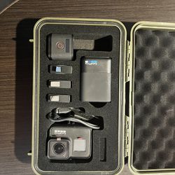 GoPro 7 Black, GoPro Sessions 5 With Cases And Accessories 