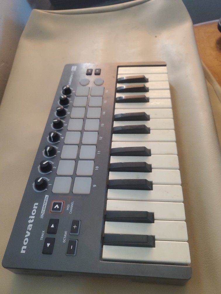 Novation In Control Launch Key Mini