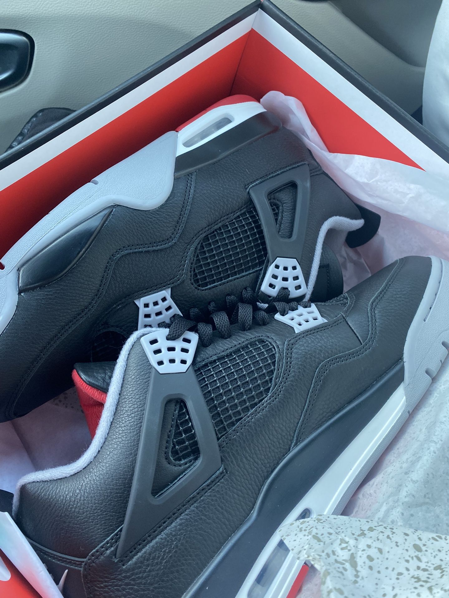 Jordan 4's retro