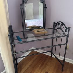 Metal Leaf Design Makeup Table with mirror