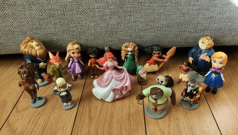 Disney Figures. Fontana Pickup.