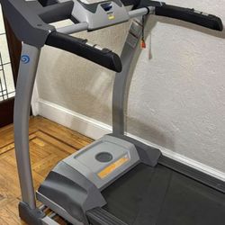 Nautilus T516 Treadmill Incline 15 Speed 15