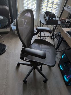 Herman miller aeron chair