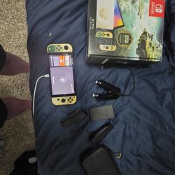 Switch OLED, Zelda Edition + Accessories 