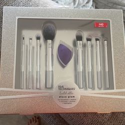 Real Technique Make Up Brushes And Beauty Blender