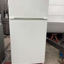 Kenmore Refrigerator 