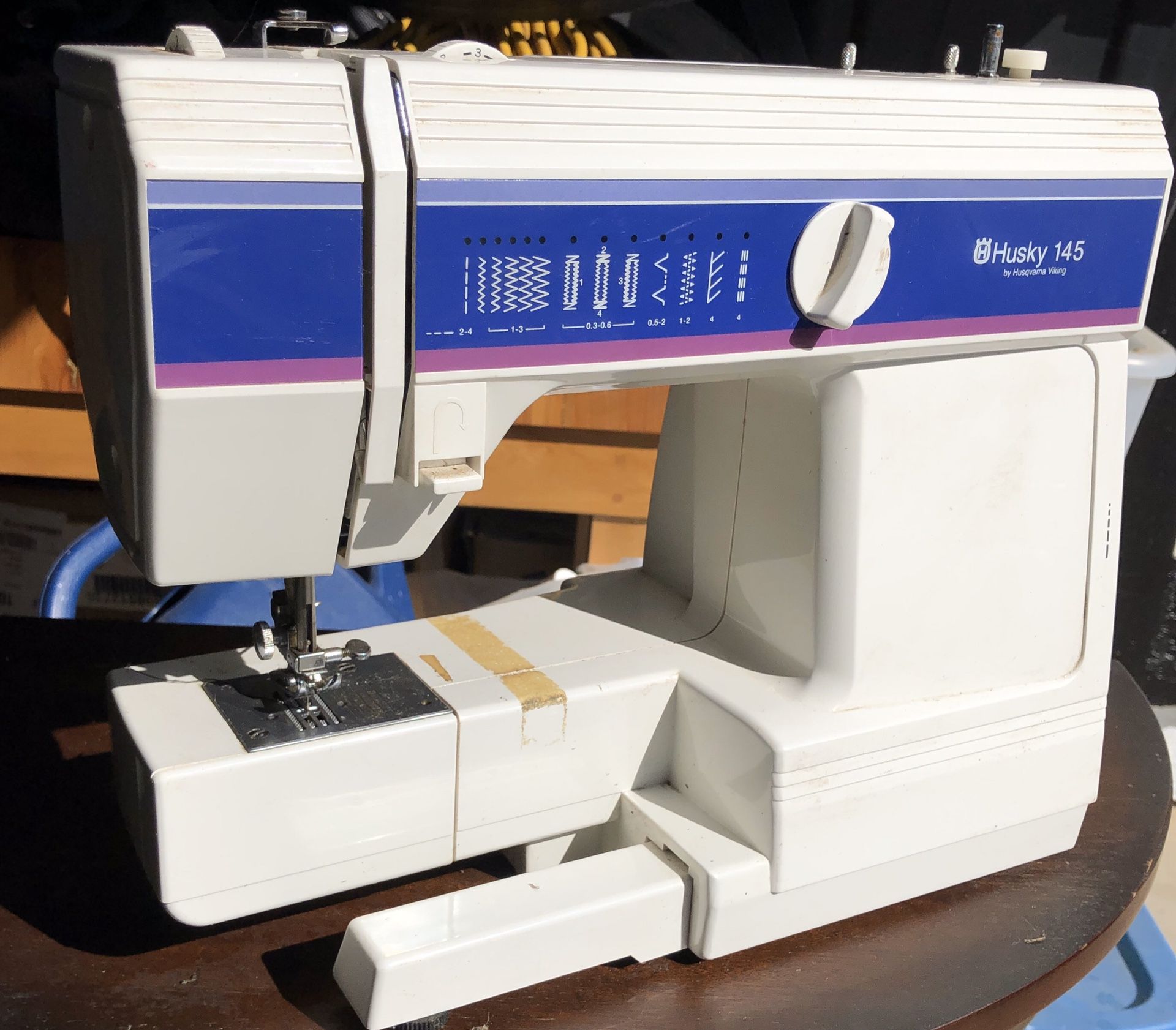 Sewing Machine Husqvarna Viking Husky 145 for Sale in Modesto, CA