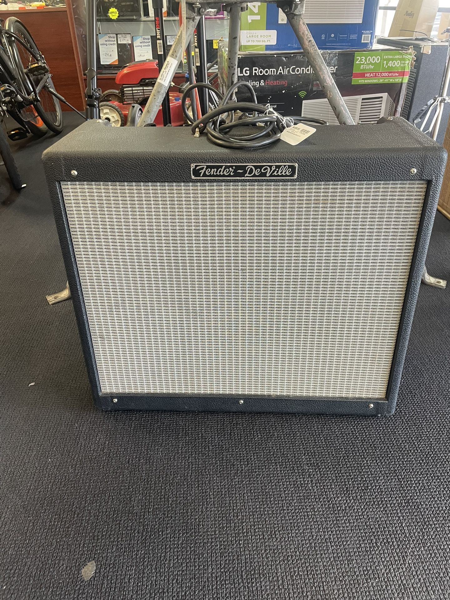 FENDER GUITAR AMP DEVILLE 212