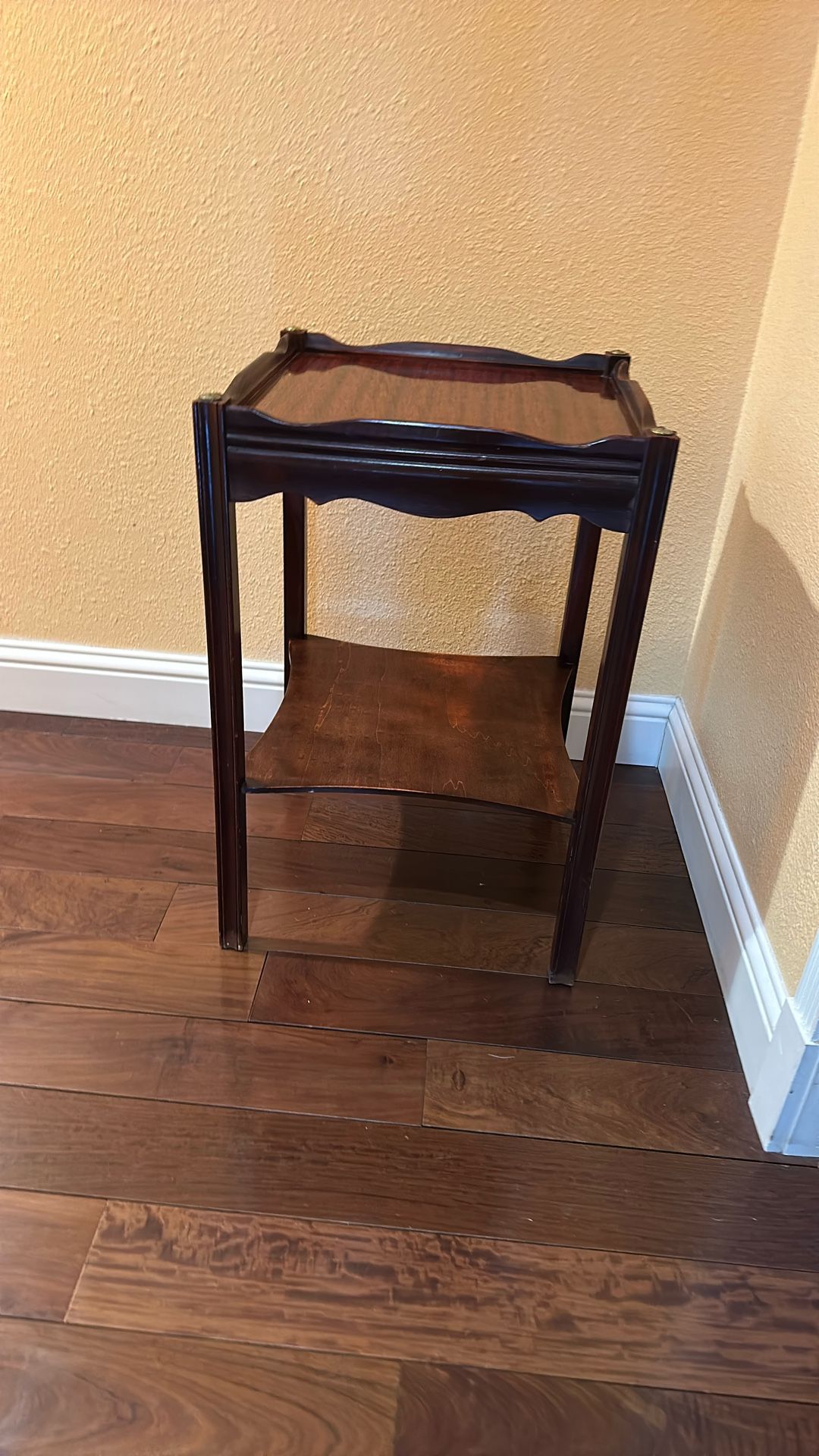 60’s Style End Table Mahogany