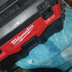 Milwaukee M18 Wet/dry Vac 