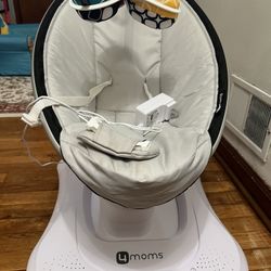 4 Moms Swing 