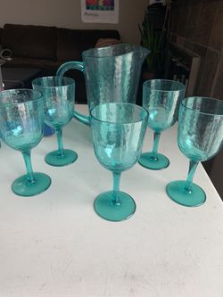 Plastic Pitcher With Glasses Perfect For Poolside Wine