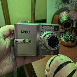 Kodak Easyshare C743 7.1 MP Digital Camera with 3xOptical Zoom
