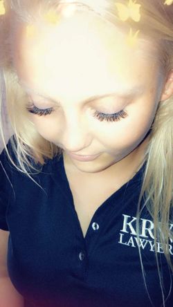 MAKE UP