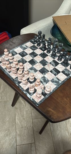 Chess Set Pink Onyx