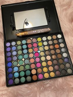 Eyeshadow +eyeliner