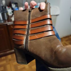 Women Size 7 Boots 